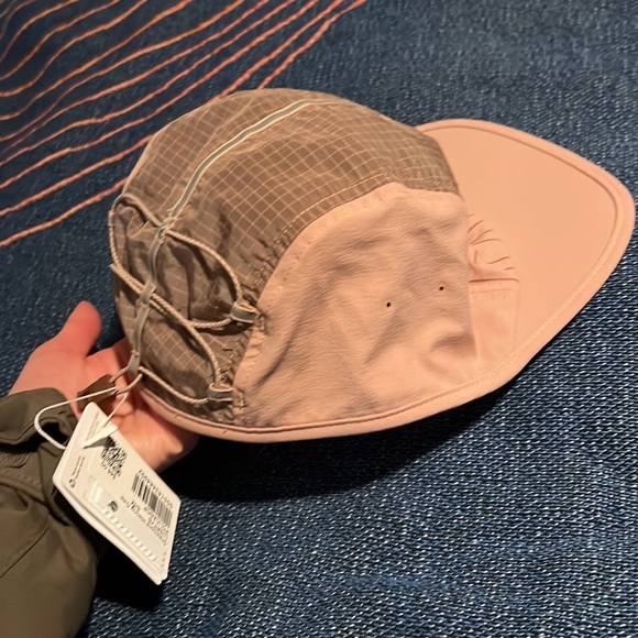 Lululemon Drawstring Cap - Picture 6 of 9